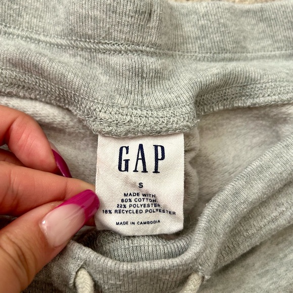 2 Gap Logo Fleece Joggers Bundle - Picture 5 of 9